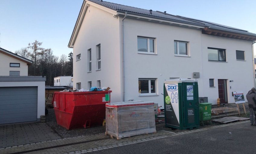 Das Haus wurde an die Bauherren übergeben.