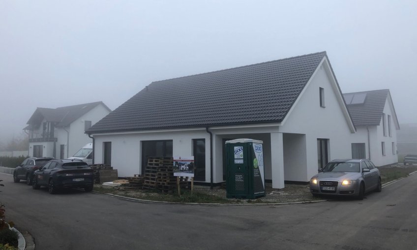 Der Bungalow ist fast fertiggestellt. Es fehlen jetzt nur noch Kleinigkeiten. Der Umzug kann starten. 