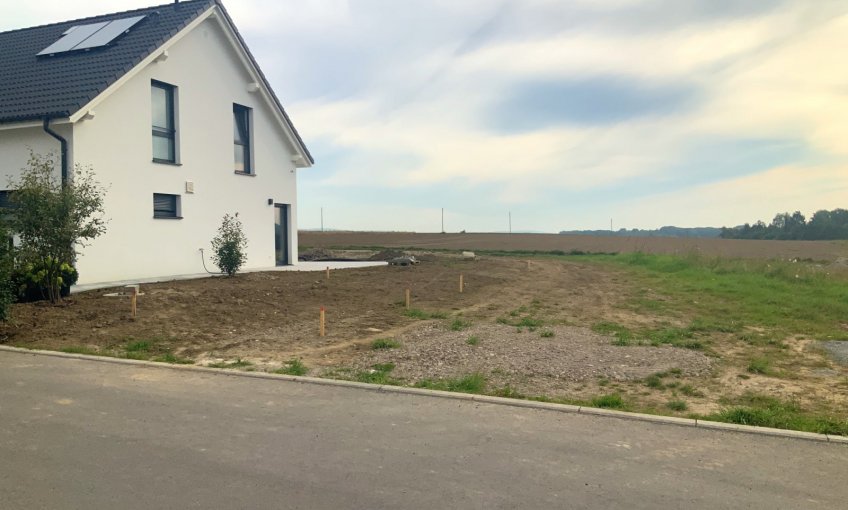 Auf diesem Grundstück im Neubaugebiet in Bohlingen wird das neue DanWood-Haus von Familie H. entstehen. Heute fand hier das Bauanlaufgespräch statt.