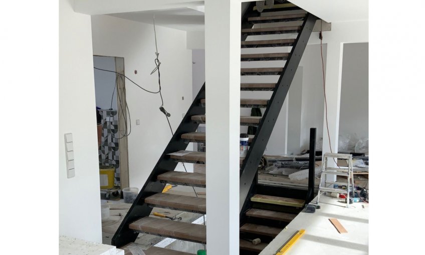 Die Treppe wurde eingebaut.