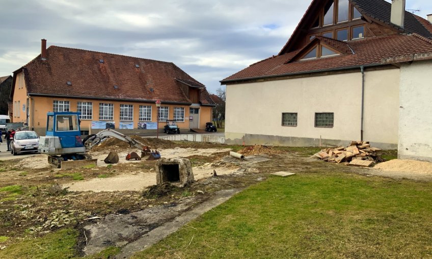 Die Tiefbauarbeiten auf dem Grundstück in Liptingen haben begonnen.