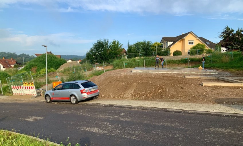 Das Wetter hat mitgespielt: Die Bodenplatte ist fertig.