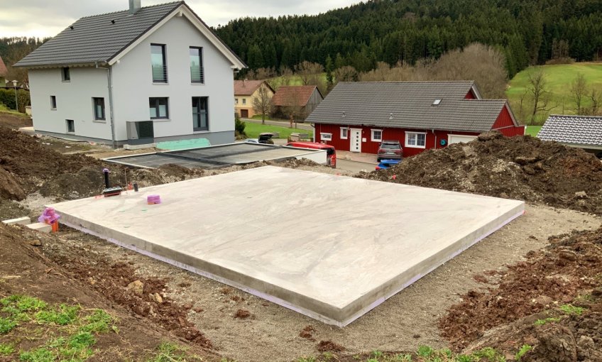 Die Bodenplatte für das Haus ist fertig zur Abnahme.