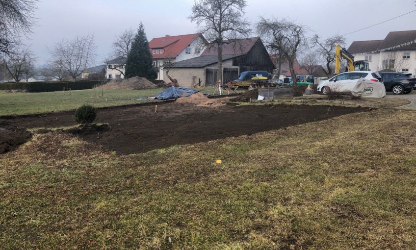 Der Tiefbau ist abgeschlossen, nun folgt die Bodenplatte.