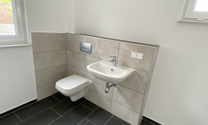 Das Badezimmer ist so gut wie fertig und kann dann nach Belieben der Bauherren dekoriert werden.